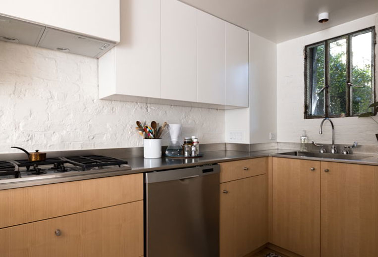 Metal Prestige LLC Bond St